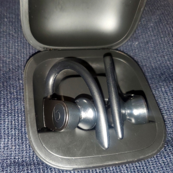 Powerbeats pro - Picture 2 of 3